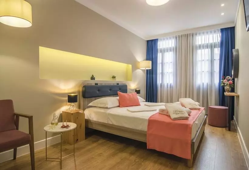 Viaggio Elegant Rooms