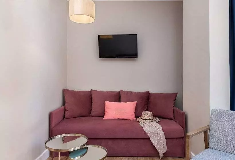 Viaggio Elegant Rooms