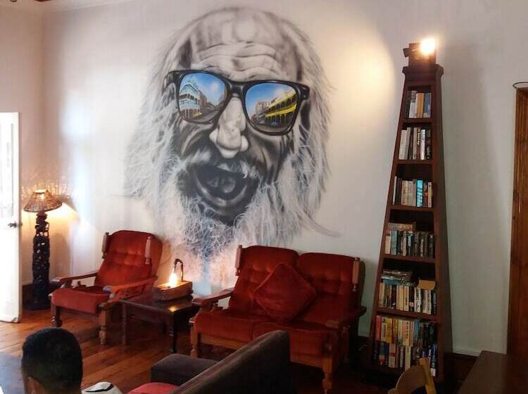 הוסטל Urban Hive Backpackers