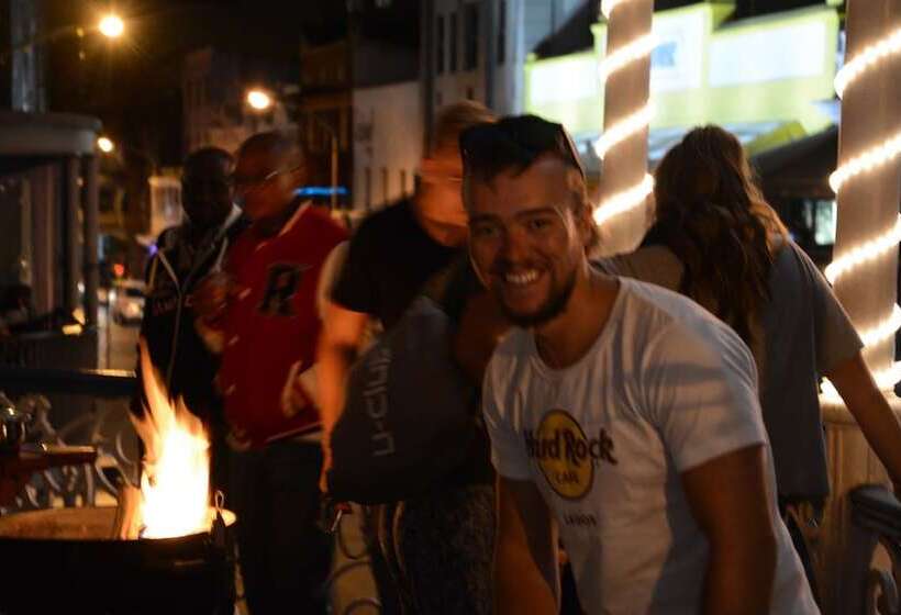 הוסטל Urban Hive Backpackers