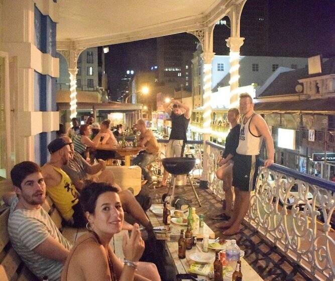 הוסטל Urban Hive Backpackers