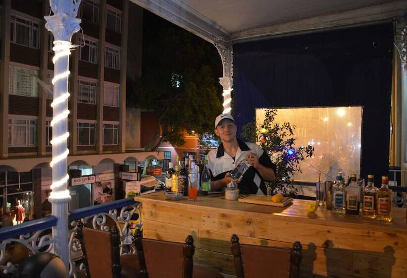 הוסטל Urban Hive Backpackers