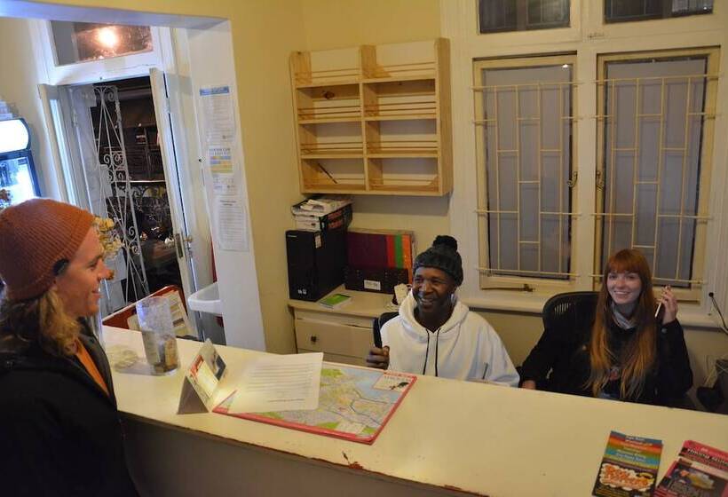 הוסטל Urban Hive Backpackers