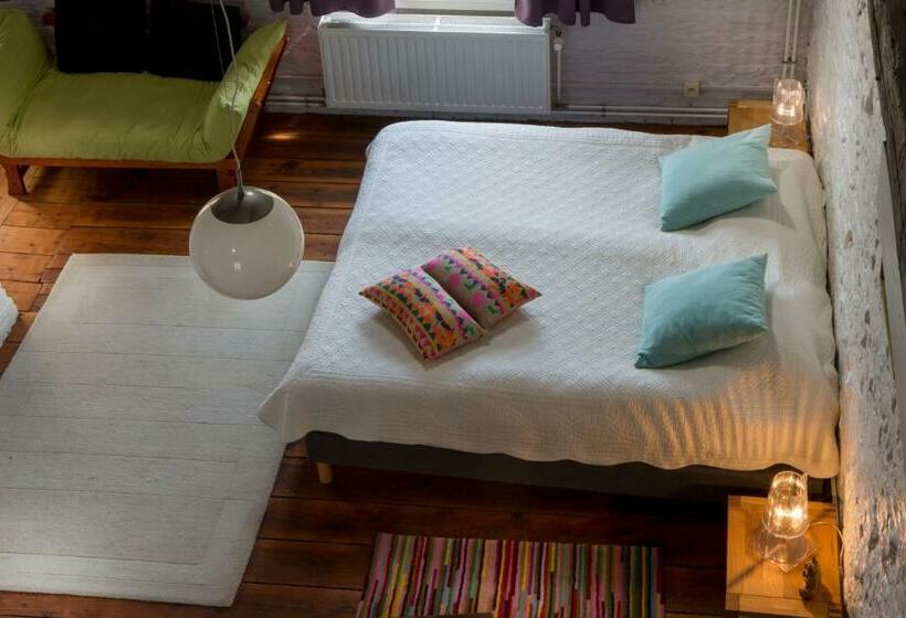 مبيت وإفطار Les Greniers De Madelgaire