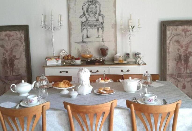 تختخواب و صبحانه La Butterfly Relais