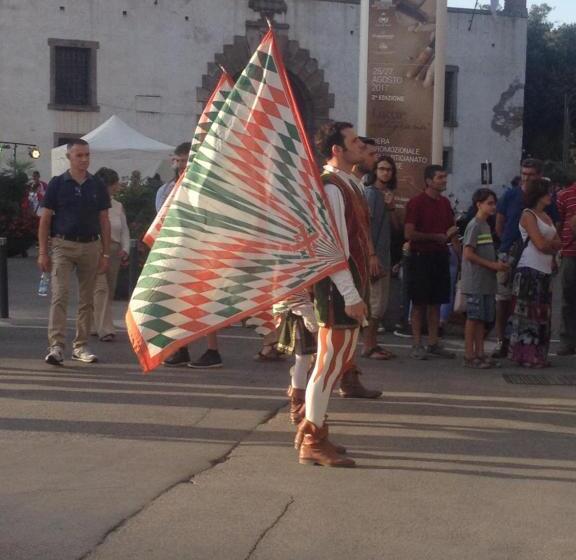 تختخواب و صبحانه La Butterfly Relais