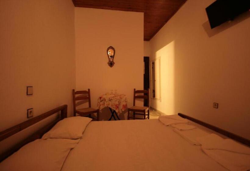 هتل Chania Rooms