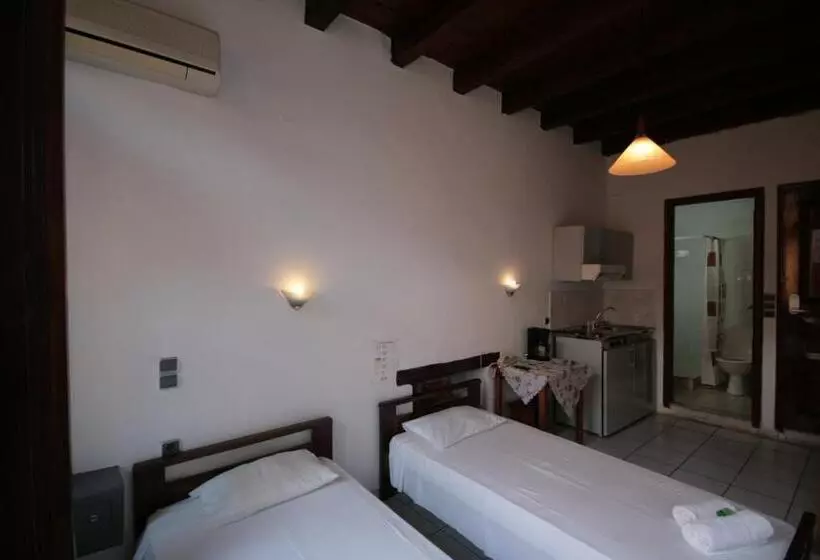 هتل Chania Rooms