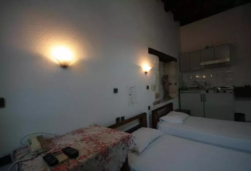 هتل Chania Rooms