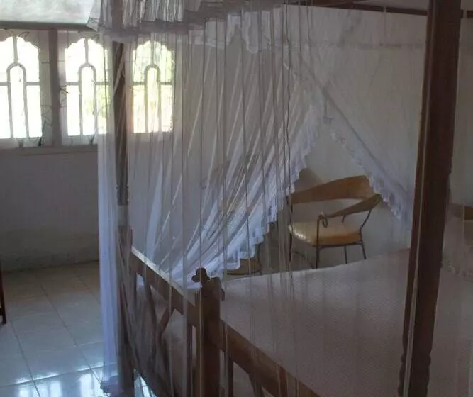 ホテル Traveller's Lodge