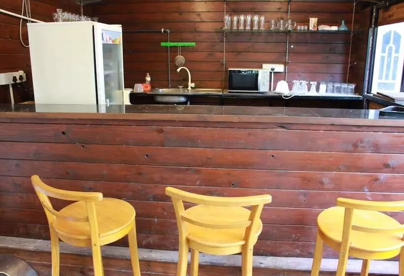 ホテル Traveller's Lodge