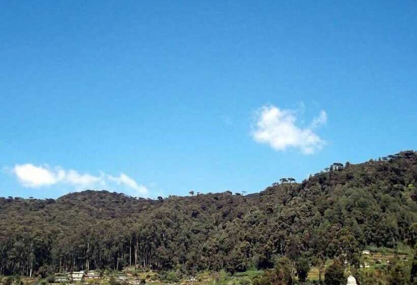 بنسيون Thuvaraga Rest