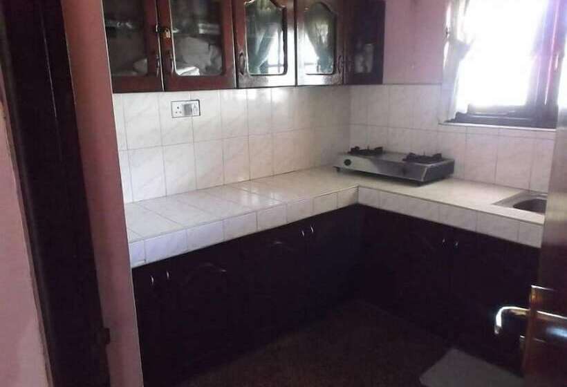 بنسيون Thuvaraga Rest