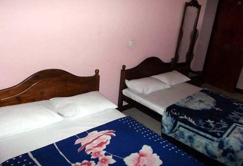 بنسيون Thuvaraga Rest