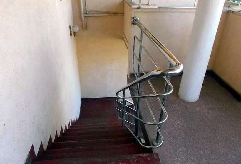 بنسيون Thuvaraga Rest