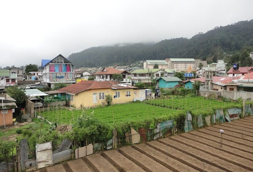 بنسيون Thuvaraga Rest