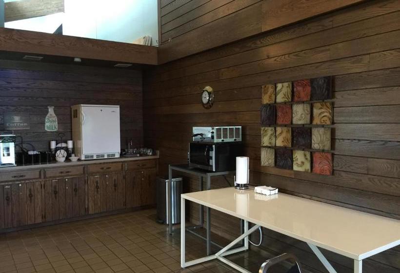 Americinn Motel Monticello