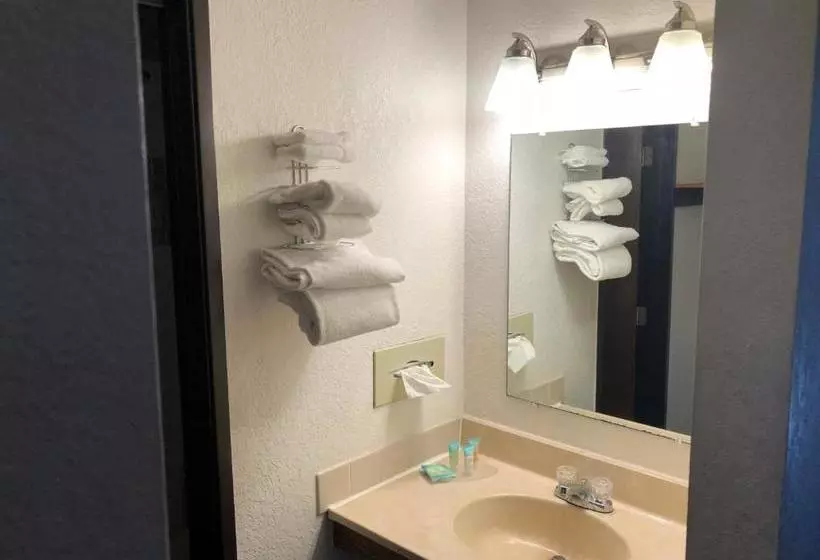 Americinn Motel   Monticello