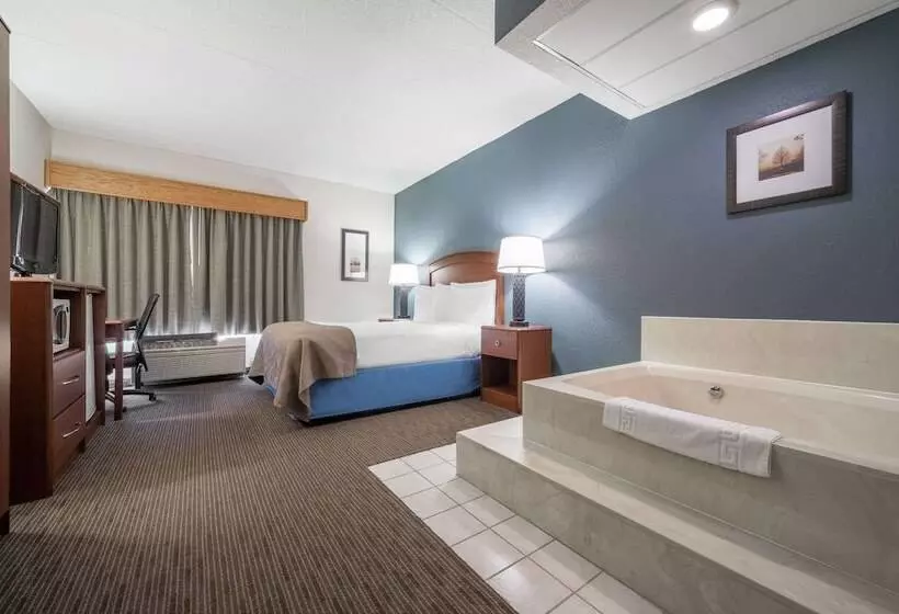 Hotelli Americinn By Wyndham Hutchinson