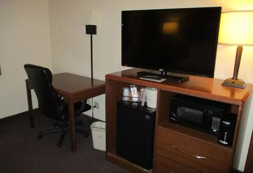 Hotelli Americinn By Wyndham Hutchinson