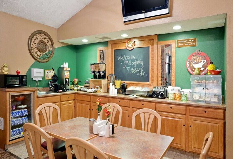 فندق Americinn By Wyndham Oscoda Near Ausable River