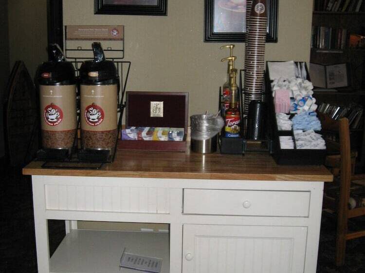 فندق Americinn By Wyndham Oscoda Near Ausable River