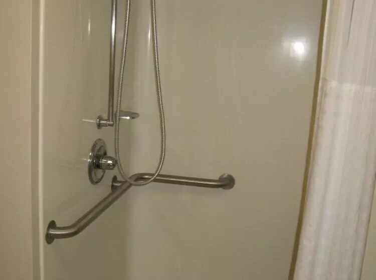 בית מלון כפרי Americinn By Wyndham Oscoda Near Ausable River