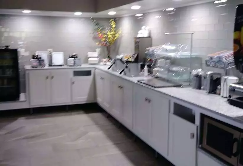 Отель Americinn By Wyndham Red Wing