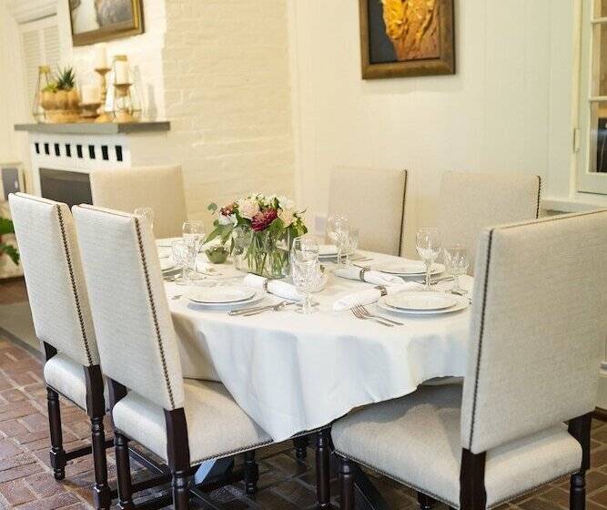 ホテル Arrowhead Inn