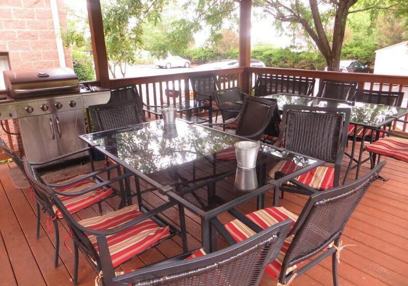 בית מלון כפרי Ashley Quarters