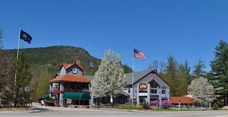 ホテル Attitash Mountain Village