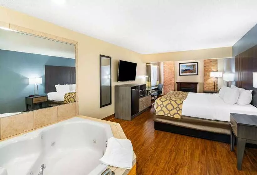 هتل Baymont By Wyndham Tupelo