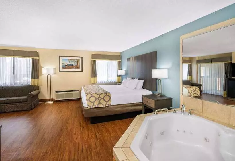 هتل Baymont By Wyndham Tupelo