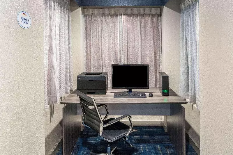 هتل Baymont By Wyndham Tupelo