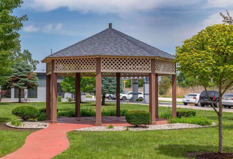 Hotelli Days Inn And Suites By Wyndham Hammond In