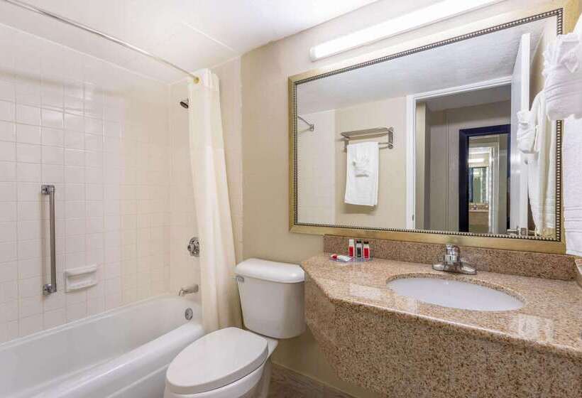 Hotelli Days Inn And Suites By Wyndham Hammond In