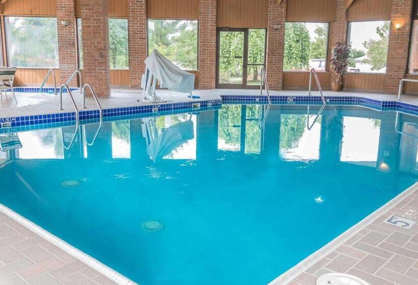 فندق Quality Inn Grand Rapids North