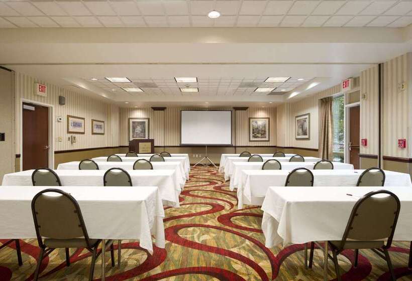 בית מלון כפרי Ramada By Wyndham Suites Orlando Airport