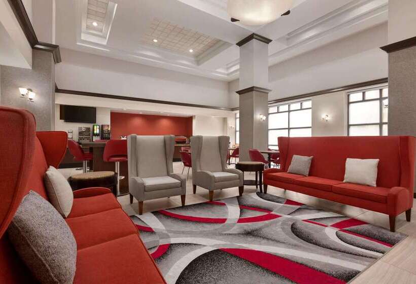 בית מלון כפרי Ramada By Wyndham Suites Orlando Airport