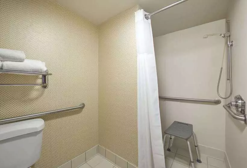 فندق Ramada By Wyndham Suites Orlando Airport