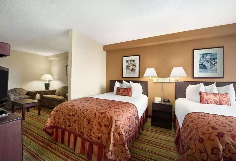 فندق Ramada By Wyndham Suites Orlando Airport