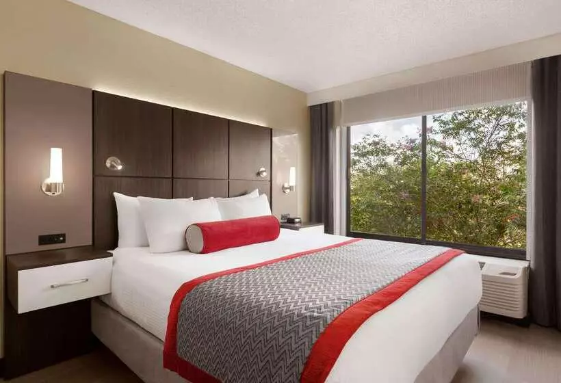 فندق Ramada By Wyndham Suites Orlando Airport