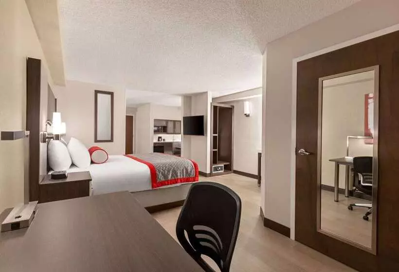 فندق Ramada By Wyndham Suites Orlando Airport