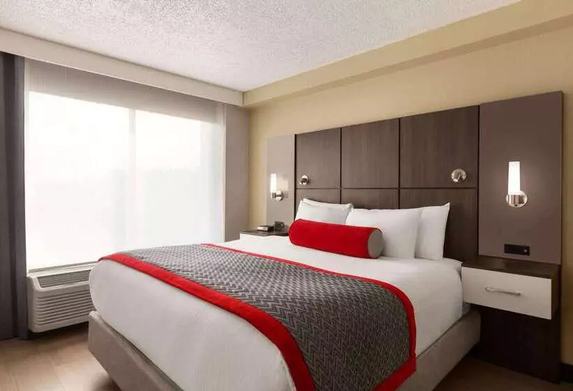 فندق Ramada By Wyndham Suites Orlando Airport