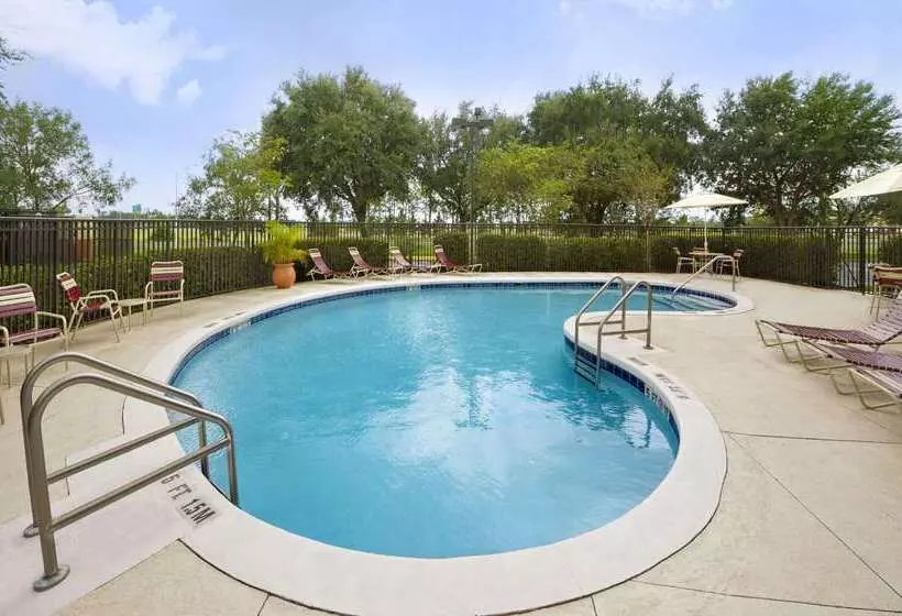 فندق Ramada By Wyndham Suites Orlando Airport