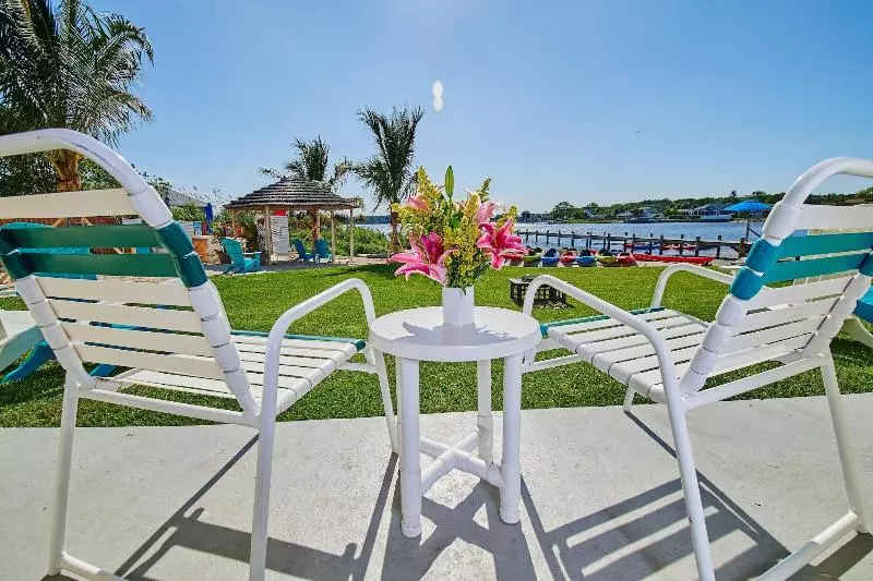 Мотель The Bay Resort