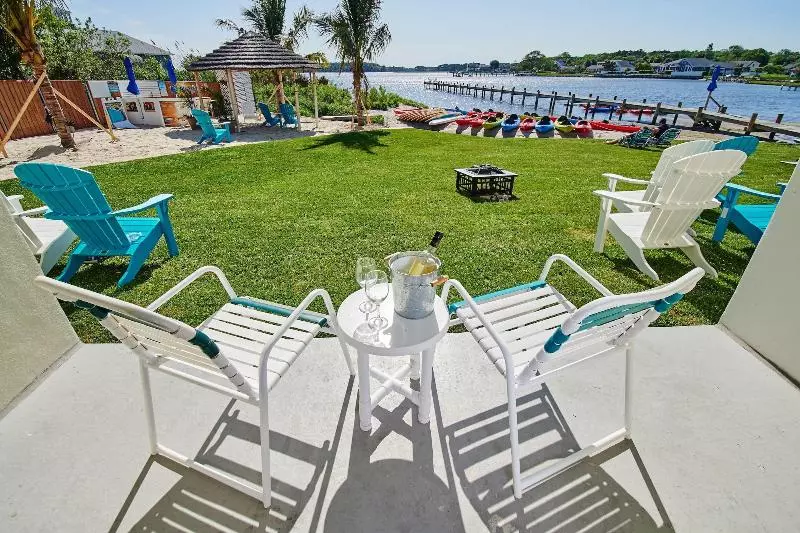 Мотель The Bay Resort