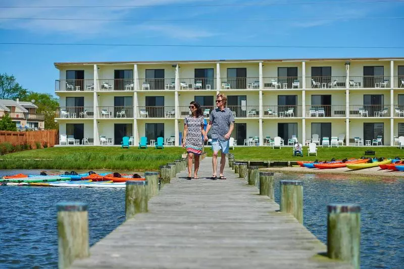 Мотель The Bay Resort