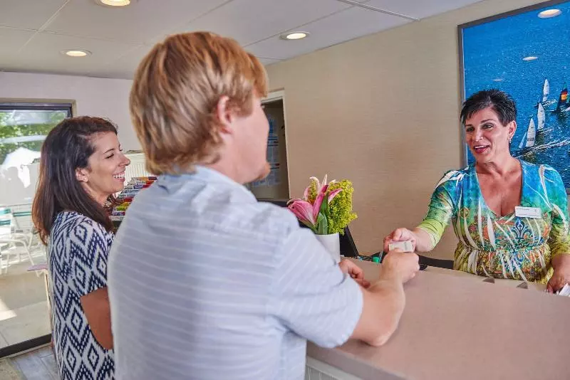 Мотель The Bay Resort