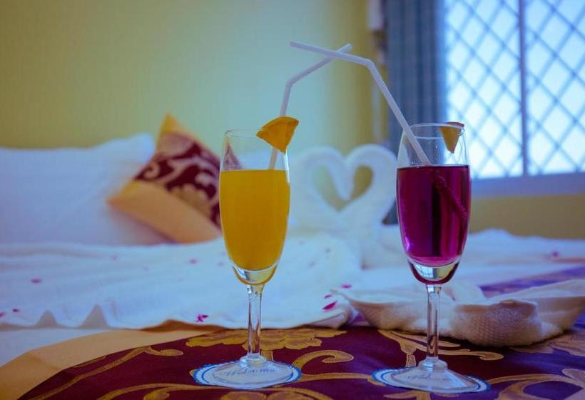 هتل Golden Gumkino  Mandalay